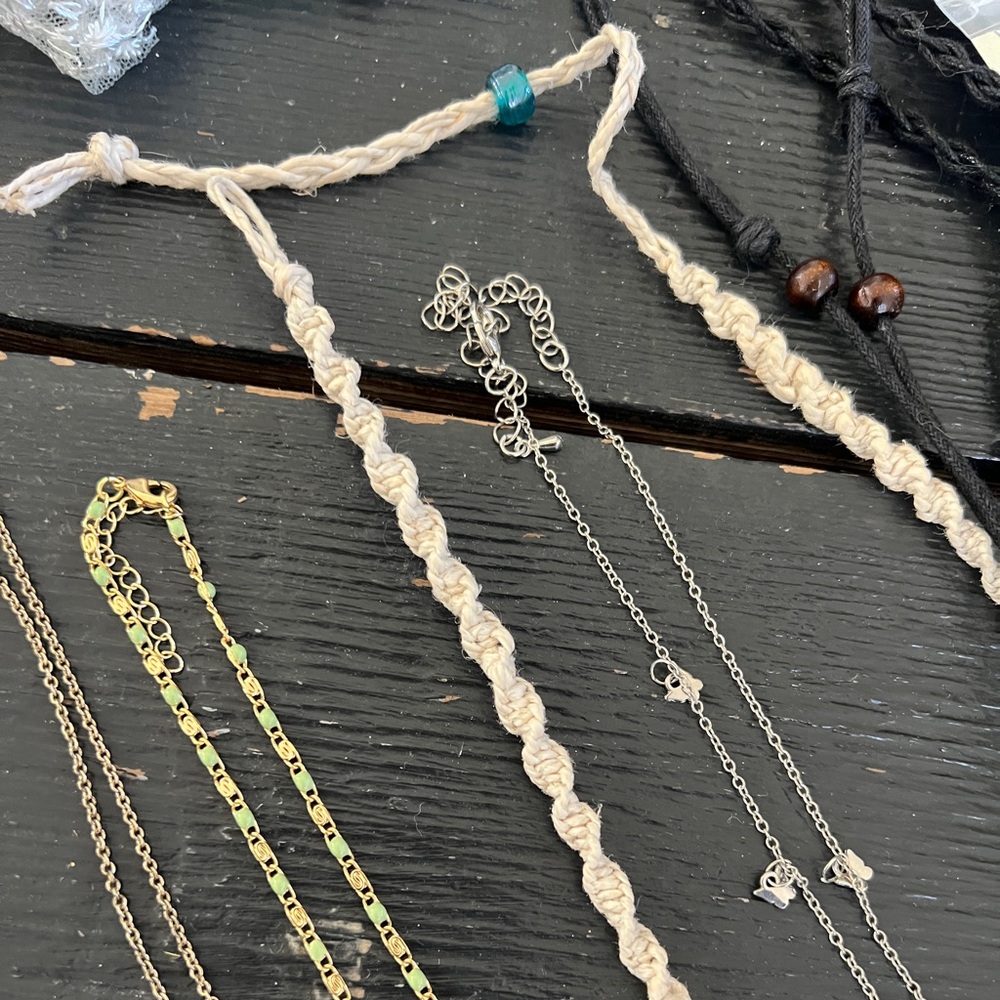 *Stones, Metal, & Beads 14 Pc. Miscellaneous Charm, Bracelet & Necklace Lot - Picture 7 of 16